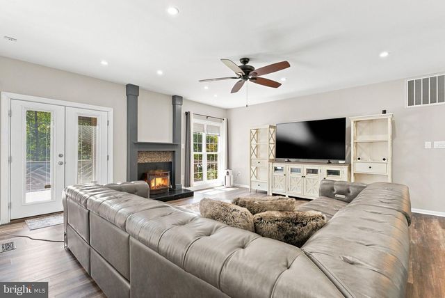 54 STONEWALL DR, Stafford, VA 22556
