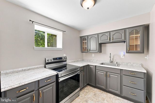 54 STONEWALL DR, Stafford, VA 22556