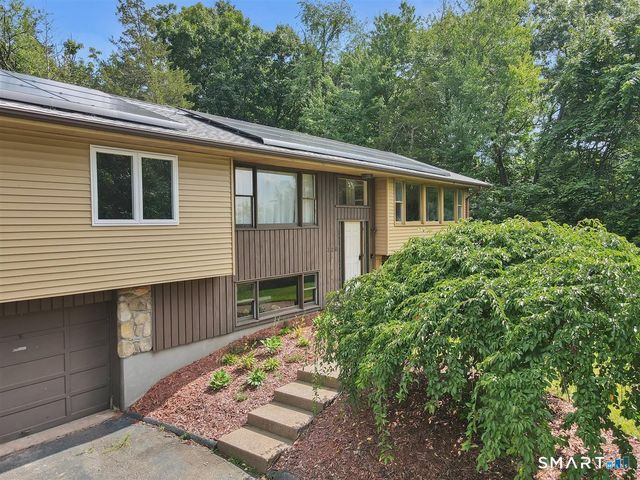 329 Kennedy Road, Manchester, CT 06042