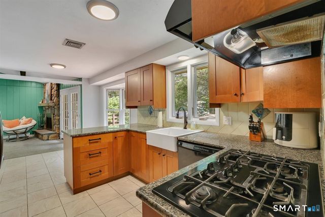 329 Kennedy Road, Manchester, CT 06042