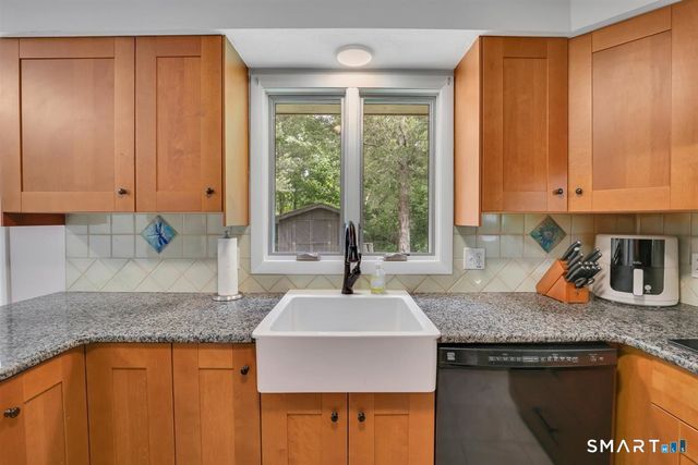 329 Kennedy Road, Manchester, CT 06042