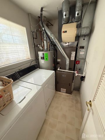 3 Falcon Court, Old Bridge, NJ 08857