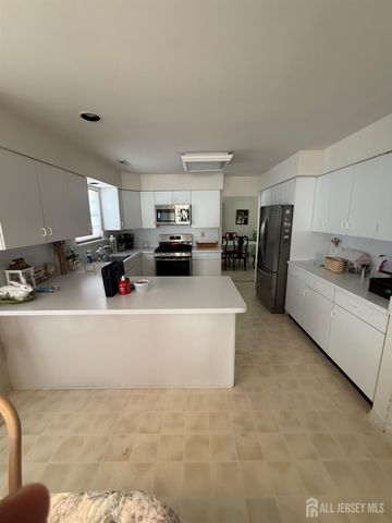 3 Falcon Court, Old Bridge, NJ 08857