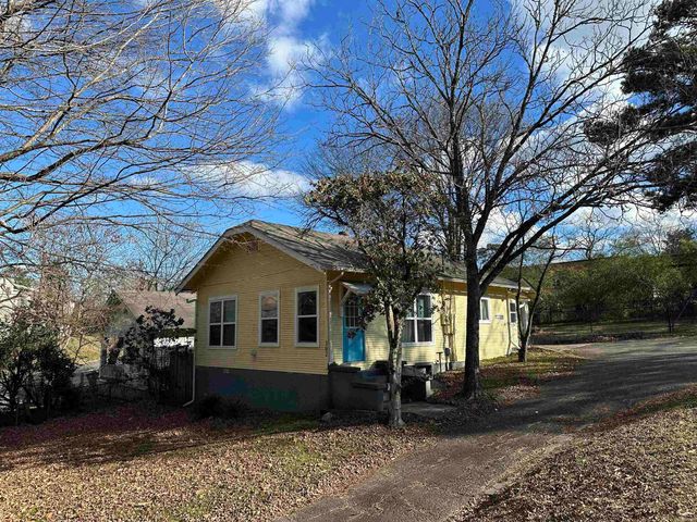 302 Mountain Valley Street, Hot Springs, AR 71901