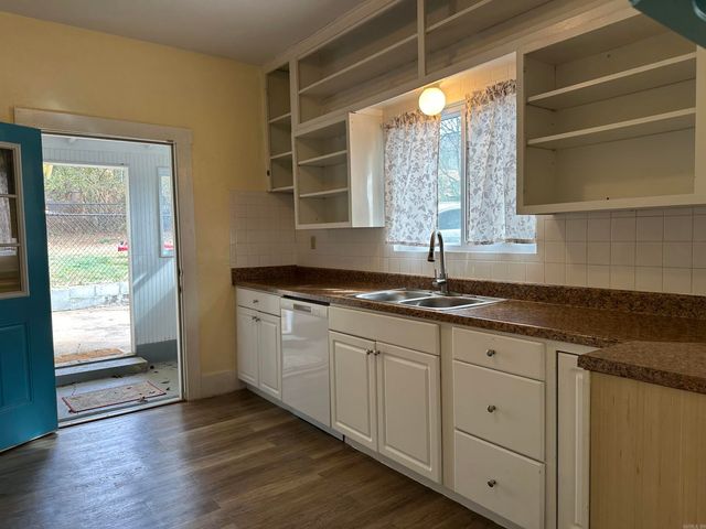 302 Mountain Valley Street, Hot Springs, AR 71901