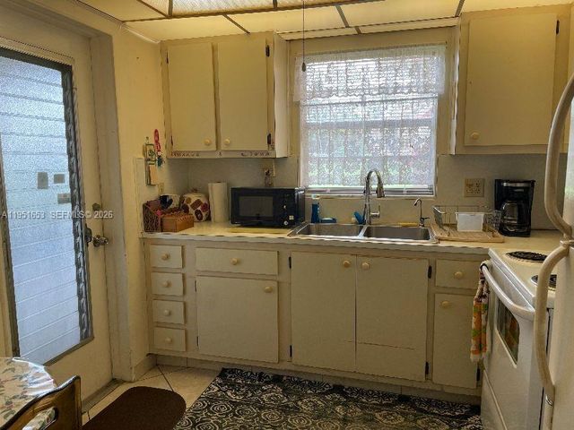 5300 Washington Street S111, Hollywood, FL 33021