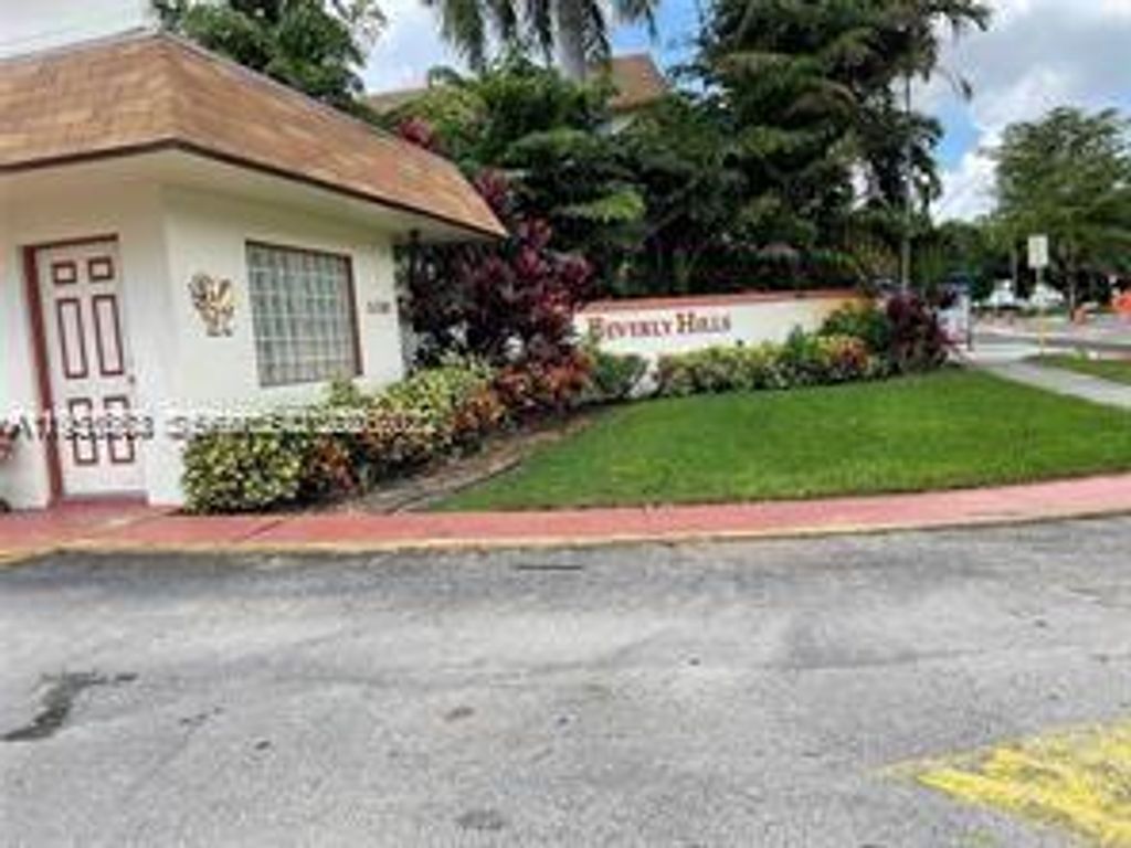 5300 Washington Street S111, Hollywood, FL 33021