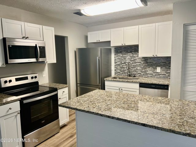 10964 BACALL Road W, Jacksonville, FL 32218