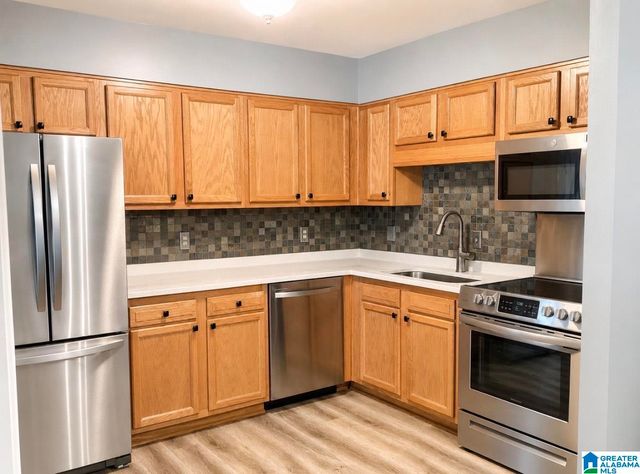 3017 Massey Rd Apt A, Vestavia Hills, AL 35216
