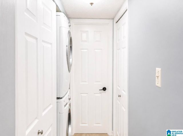 3017 Massey Rd Apt A, Vestavia Hills, AL 35216