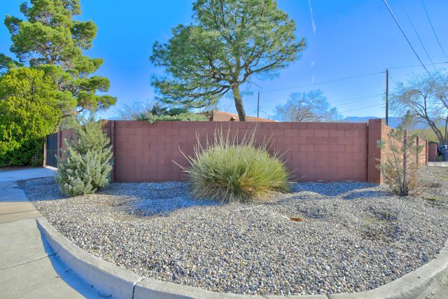 10401 Marble Place NE, Albuquerque, NM 87112