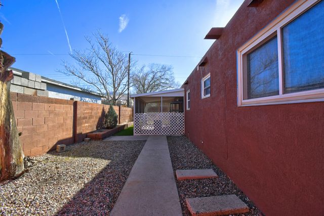 10401 Marble Place NE, Albuquerque, NM 87112