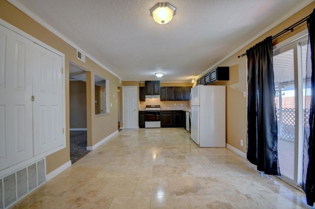 10401 Marble Place NE, Albuquerque, NM 87112