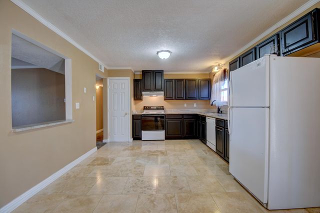 10401 Marble Place NE, Albuquerque, NM 87112