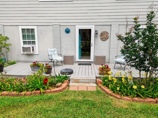 2120 73rd Street, Galveston, TX 77551