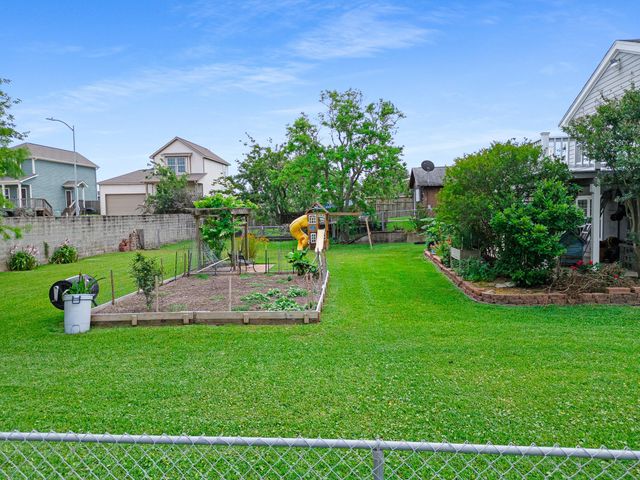 2120 73rd Street, Galveston, TX 77551