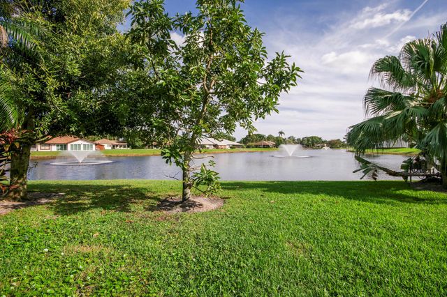 13356 Touchstone Place, Palm Beach Gardens, FL 33418