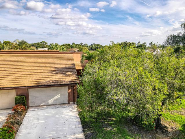 13356 Touchstone Place, Palm Beach Gardens, FL 33418