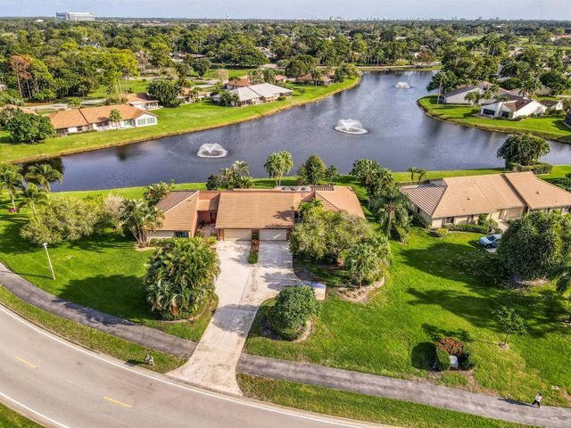 13356 Touchstone Place, Palm Beach Gardens, FL 33418