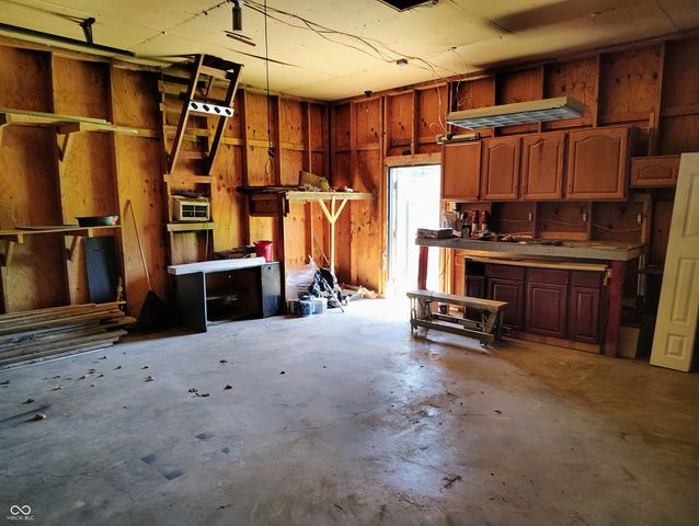 3330 S Mooresville Road, Indianapolis, IN 46221