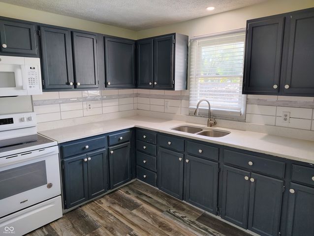 3330 S Mooresville Road, Indianapolis, IN 46221