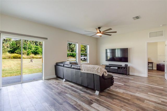 807 GARDEN OAKS SQUARE, Seffner, FL 33584