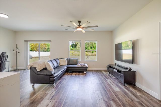 807 GARDEN OAKS SQUARE, Seffner, FL 33584