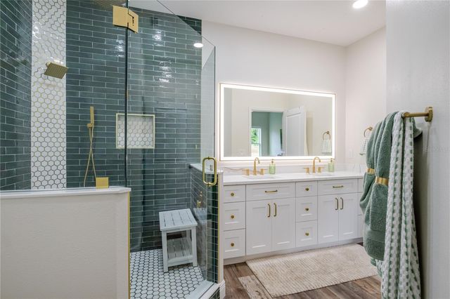 807 GARDEN OAKS SQUARE, Seffner, FL 33584