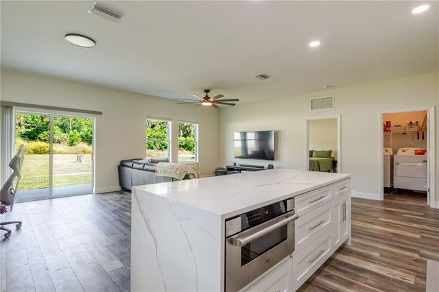 807 GARDEN OAKS SQUARE, Seffner, FL 33584