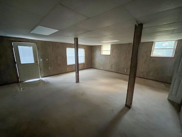 915 Crest Drive, Chickamauga, GA 30707