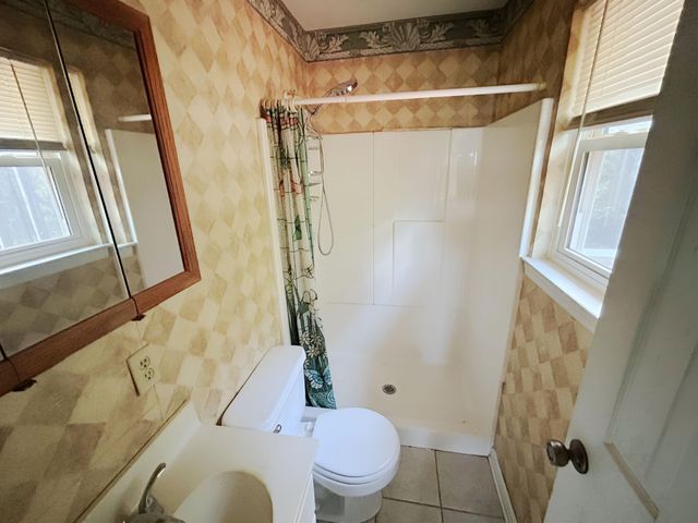 915 Crest Drive, Chickamauga, GA 30707