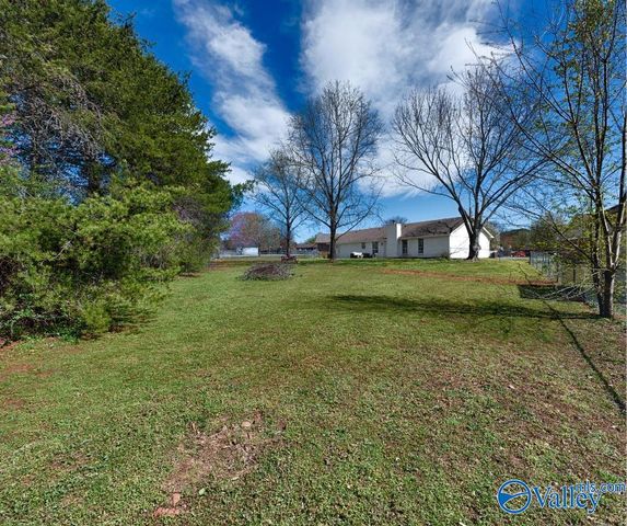 229 Countrywood Court, Harvest, AL 35749