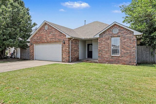 944 N Windermere Drive, Moore, OK 73160