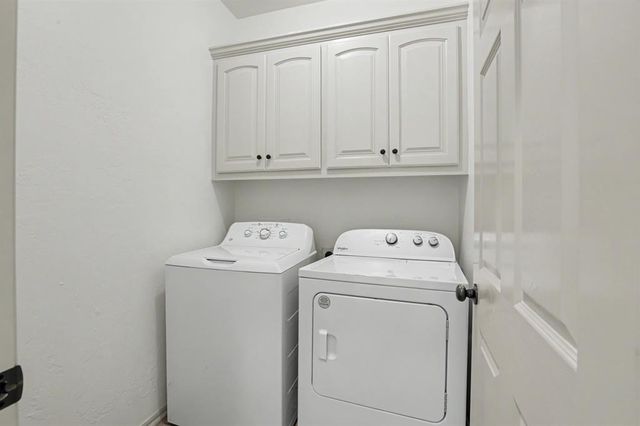 944 N Windermere Drive, Moore, OK 73160