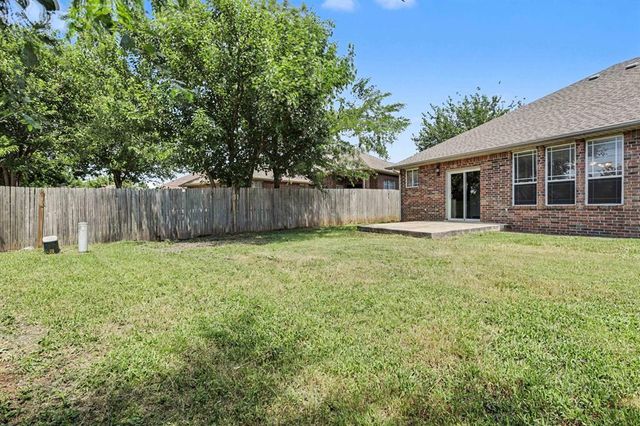 944 N Windermere Drive, Moore, OK 73160