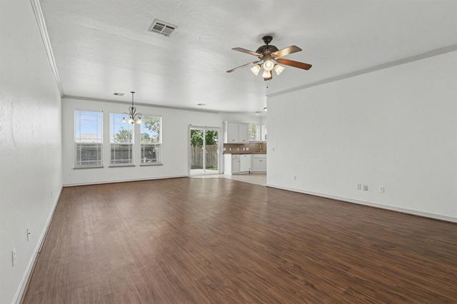 944 N Windermere Drive, Moore, OK 73160