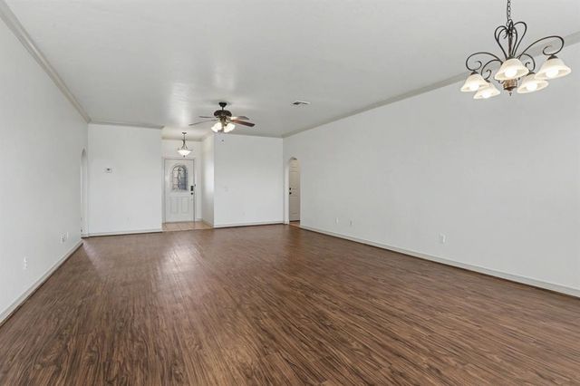 944 N Windermere Drive, Moore, OK 73160