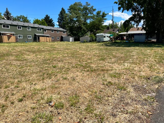 2549 E Barnett Road, Medford, OR 97504