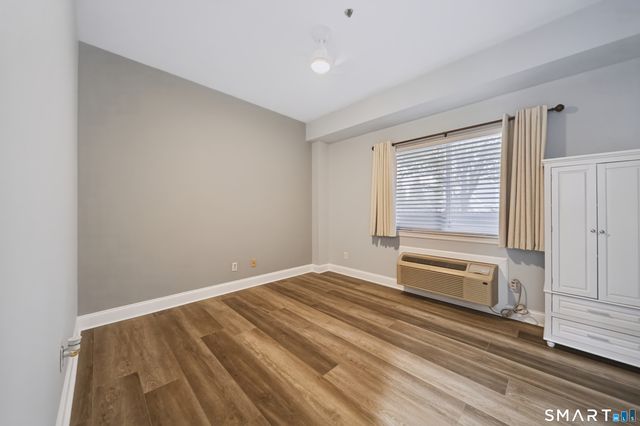 98 Southfield Avenue 101, Stamford, CT 06902