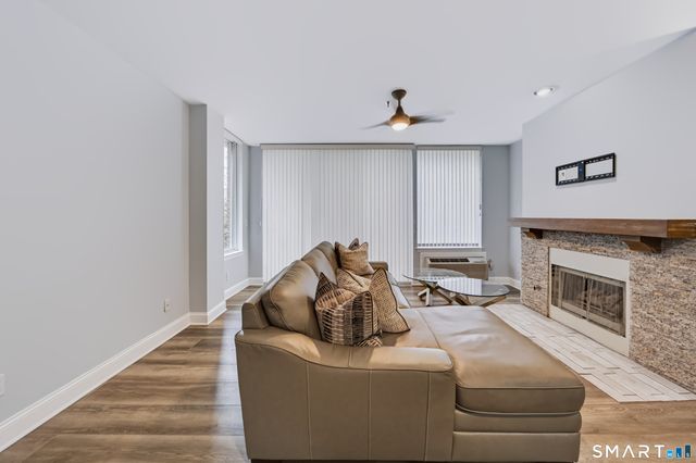 98 Southfield Avenue 101, Stamford, CT 06902