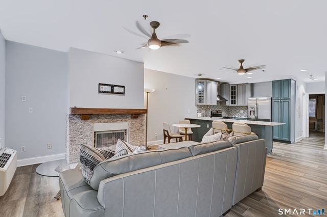 98 Southfield Avenue 101, Stamford, CT 06902