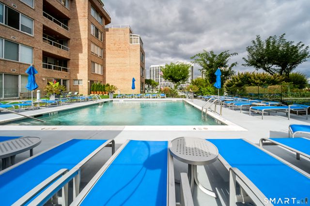 98 Southfield Avenue 101, Stamford, CT 06902