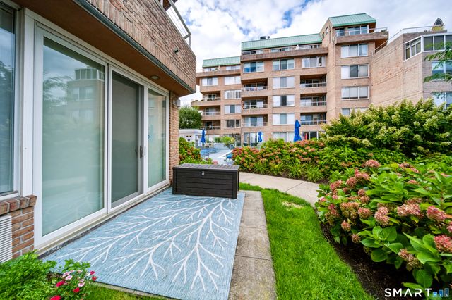 98 Southfield Avenue 101, Stamford, CT 06902