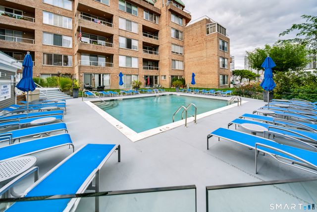 98 Southfield Avenue 101, Stamford, CT 06902