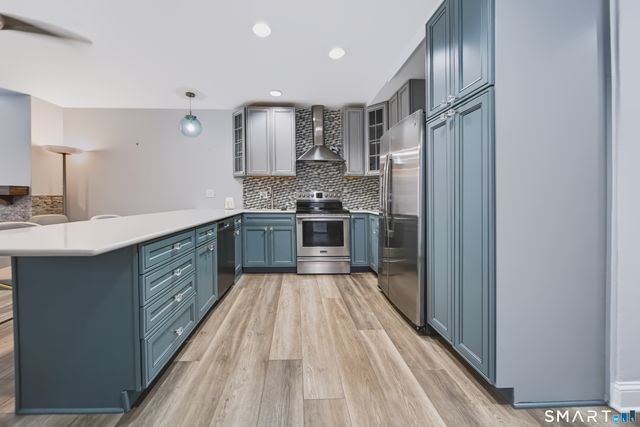 98 Southfield Avenue 101, Stamford, CT 06902