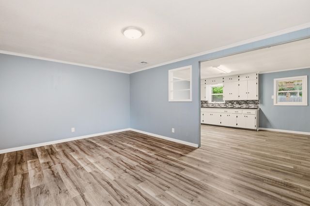 818 W 51st St S, Wichita, KS 67217