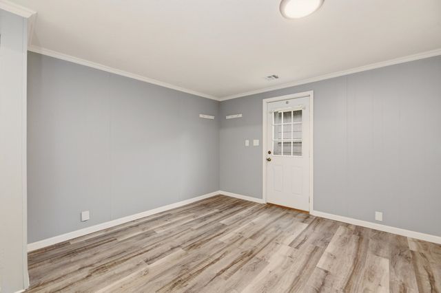 818 W 51st St S, Wichita, KS 67217