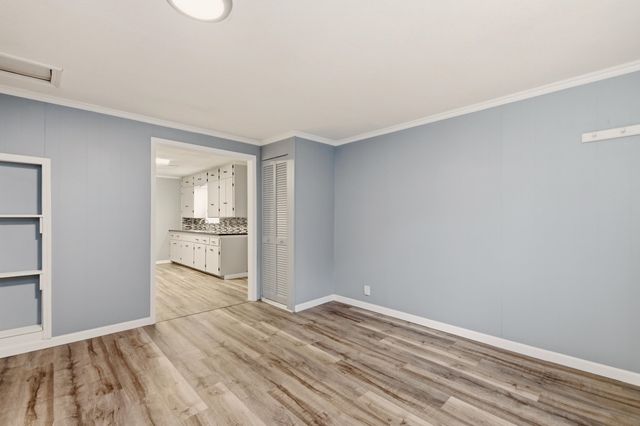 818 W 51st St S, Wichita, KS 67217