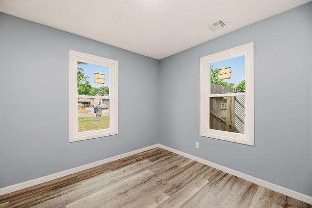 818 W 51st St S, Wichita, KS 67217