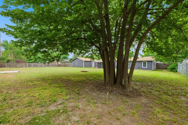 818 W 51st St S, Wichita, KS 67217